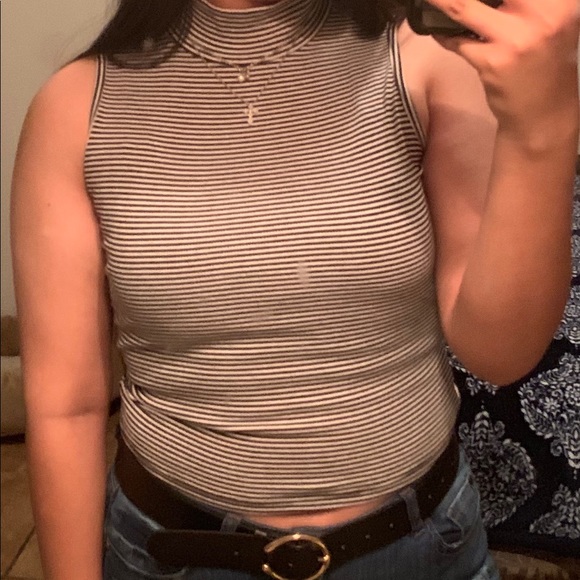 Turtle neck tank top/crop top - Picture 2 of 2